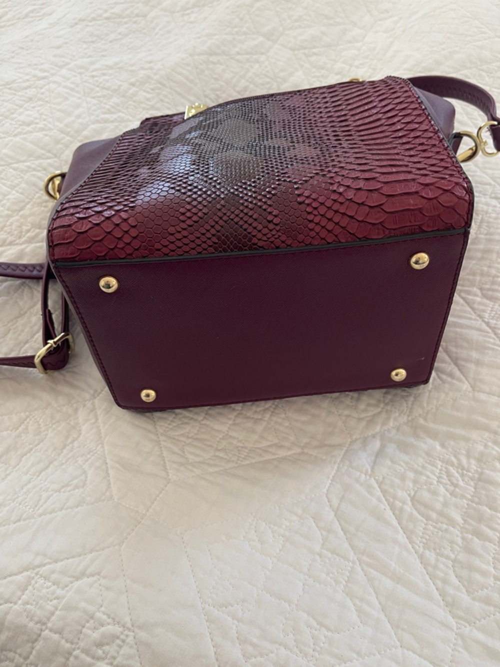 Women's Burgundy Structured Tote with Gold Hardware - Picture 9 of 10